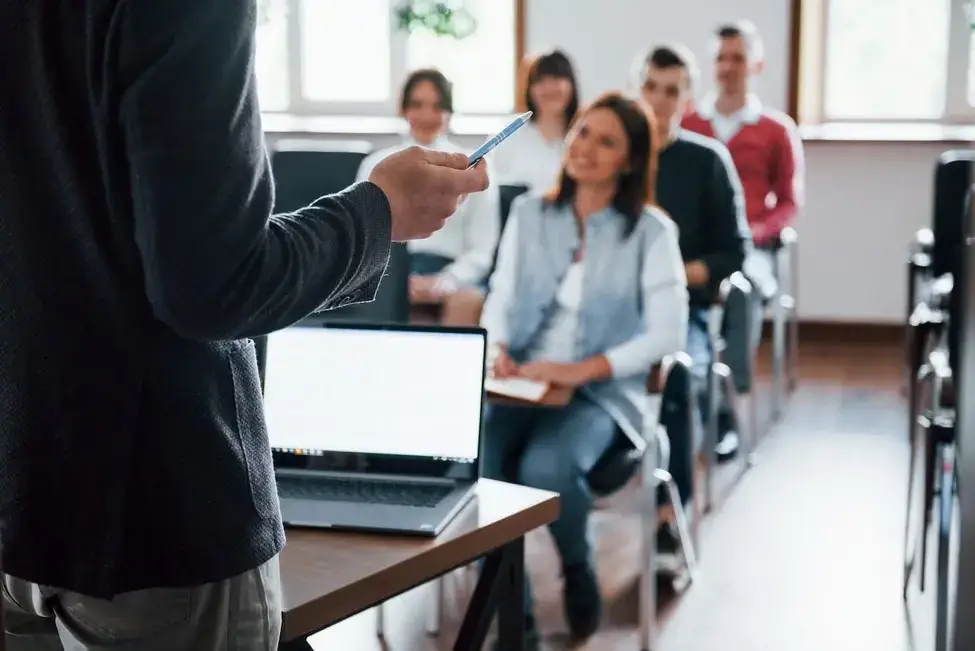 Formación técnica para estudiantes no tradicionales