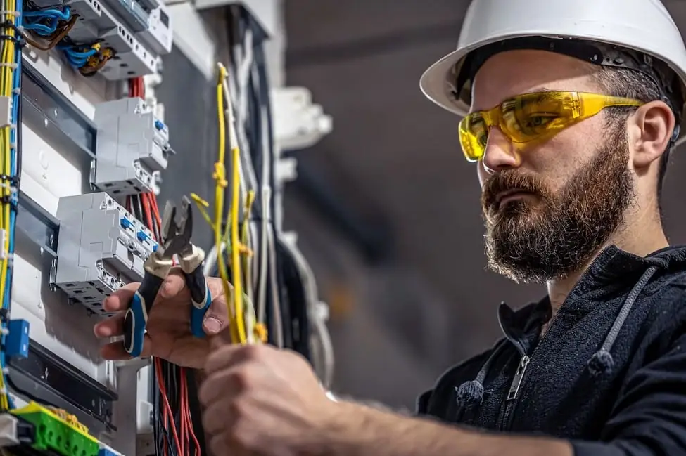 Capacitación Técnica para Electricistas: Conectando un Futuro Brillante
