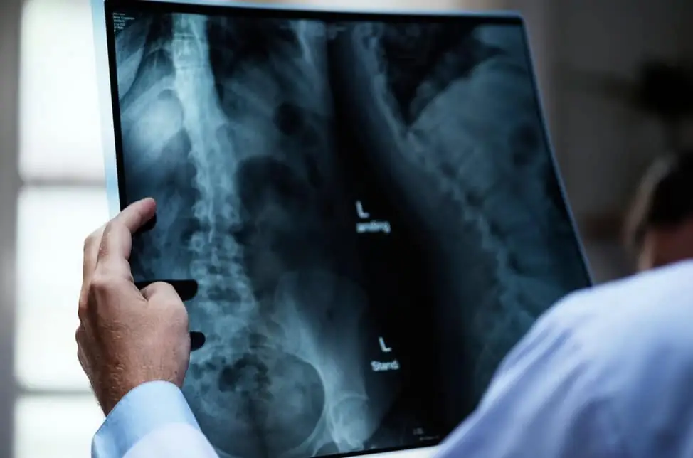 Habilidades Técnicas en Tecnología Radiológica: Iluminando la Atención Médica