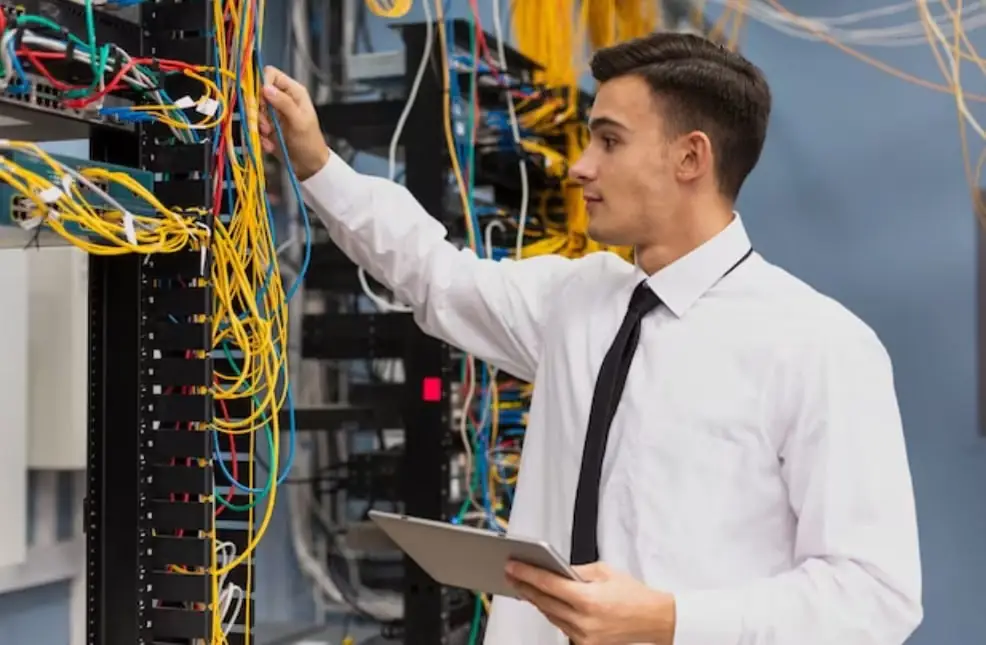 Habilidades Técnicas en Administración de Redes: Construyendo y Protegiendo la Infraestructura Digital