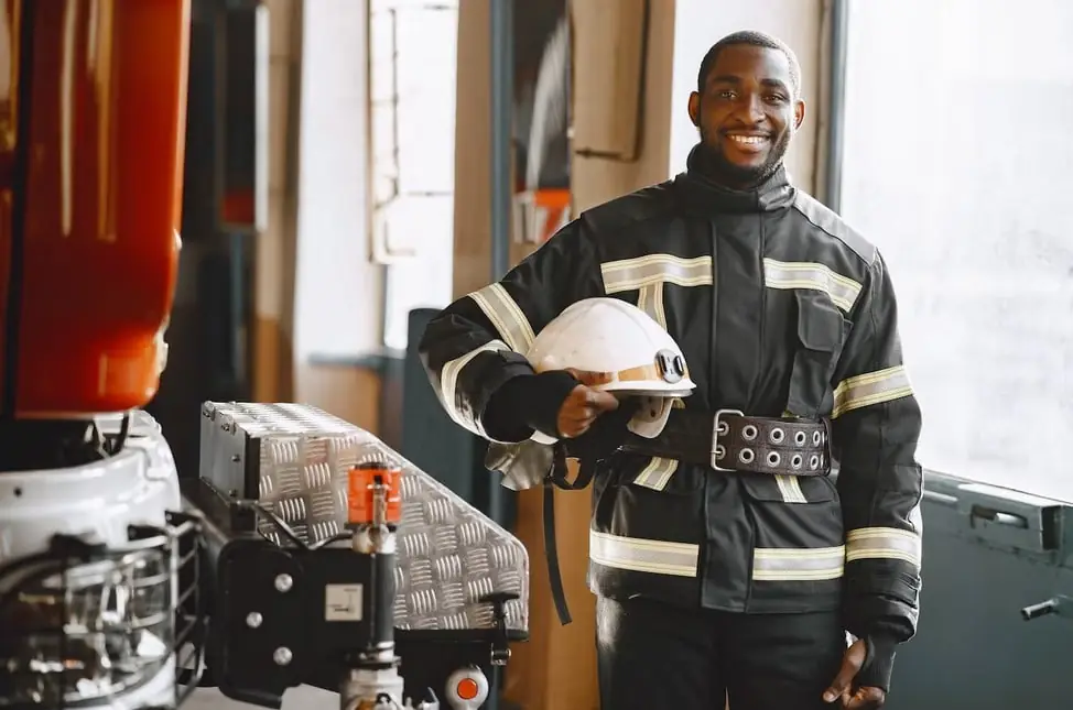 Educación Técnica para Bomberos: Preparando Héroes para la Primera Línea