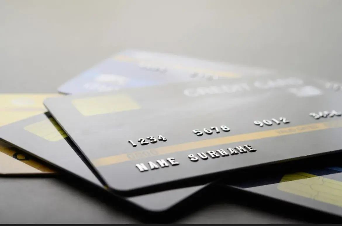 Tarjetas de crédito vs tarjetas de débito: diferencias clave